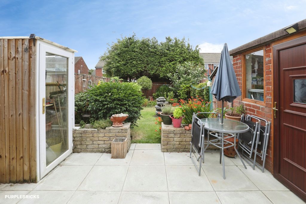 Property photo 2 of 23