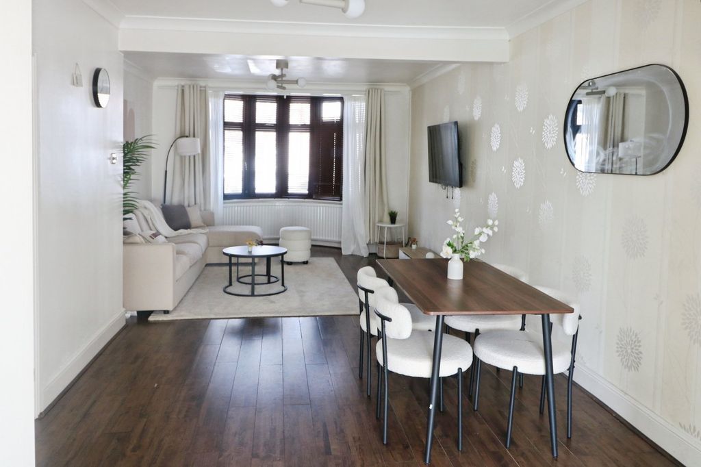 Property photo 3 of 13 Living Room