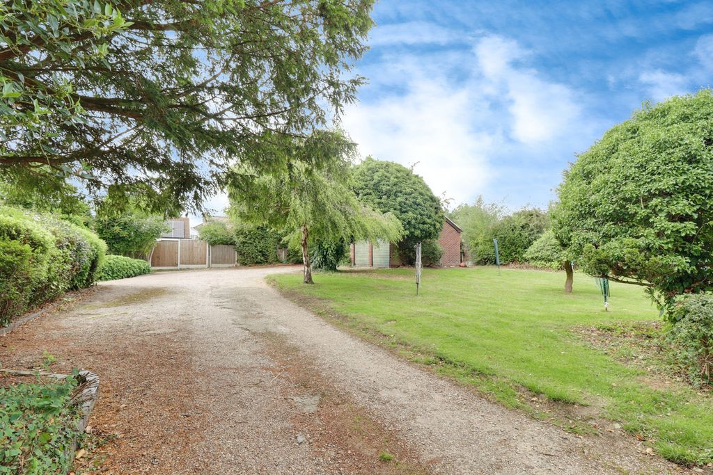 Property photo 2 of 13