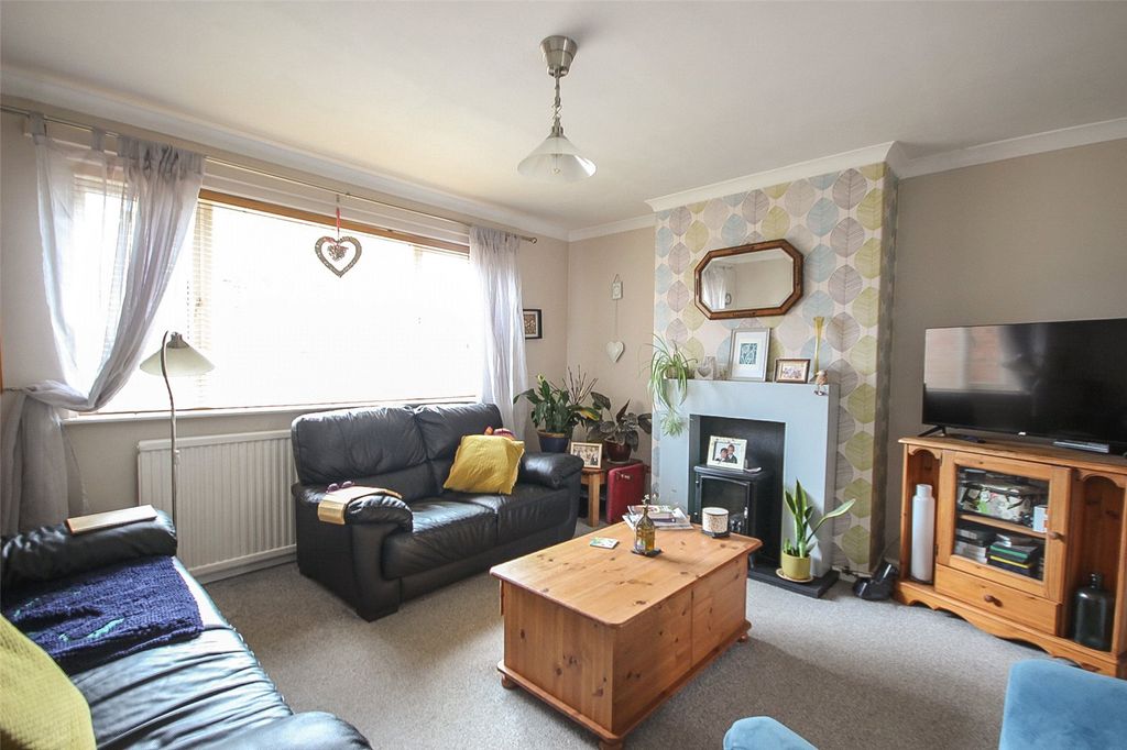 Property photo 2 of 12 Picture No. 19