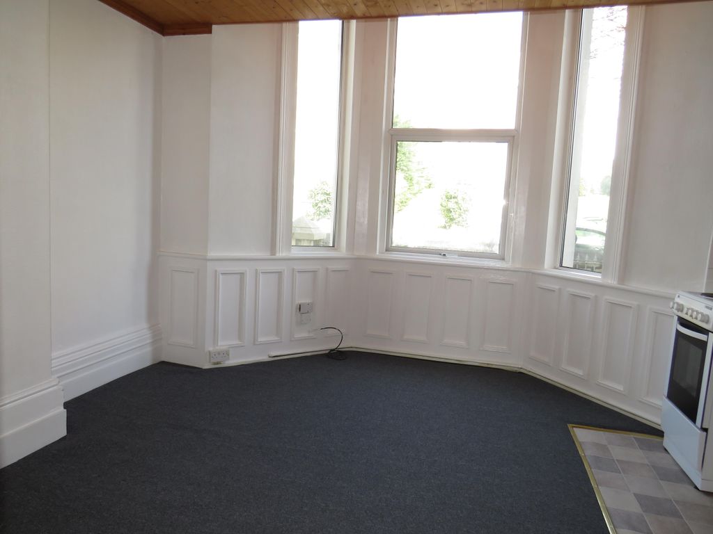 Property photo 3 of 8 Living Room