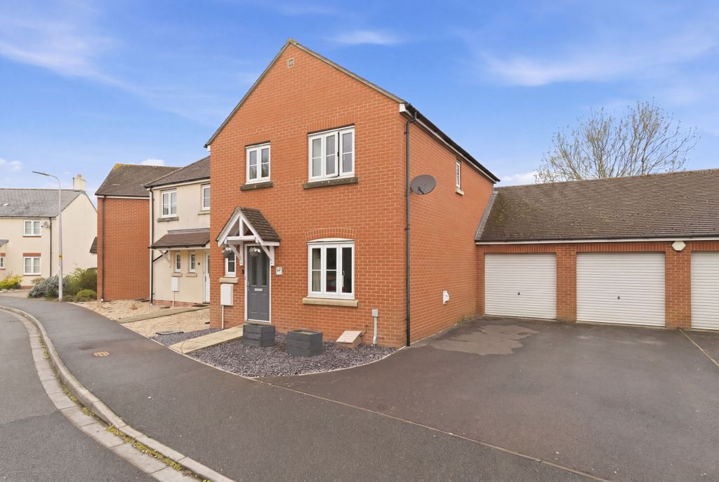 Property photo 1 of 35