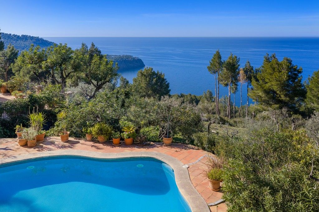 Property photo 3 of 20 View