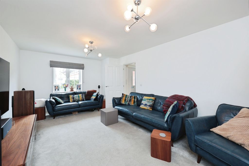 Property photo 3 of 17