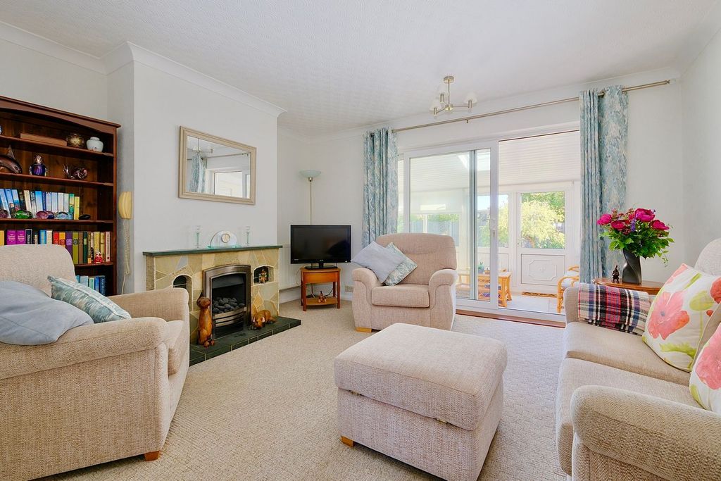 Property photo 2 of 14
