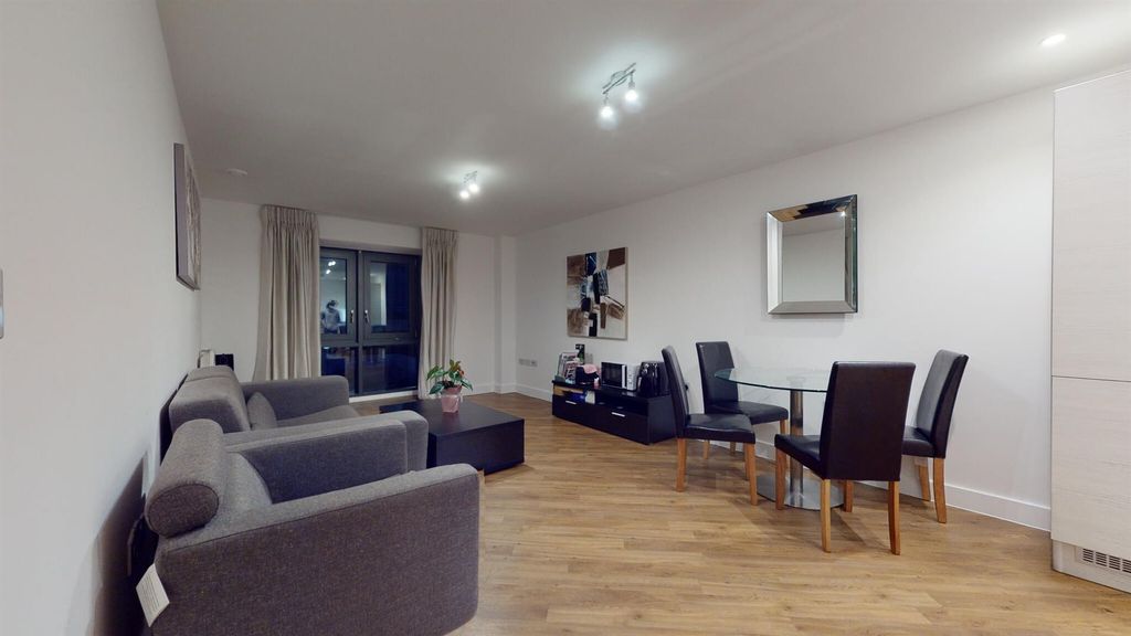 Property photo 1 of 12 63640d8B7c3145001283E364_97378c21554B54dc45d4B1450