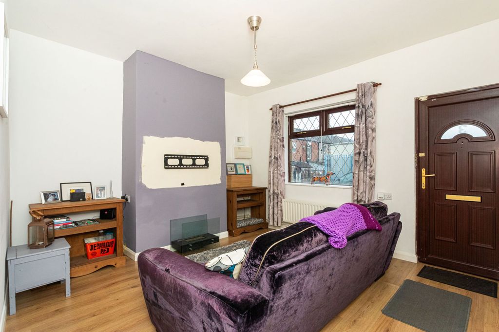 Property photo 2 of 18 Picture No. 17