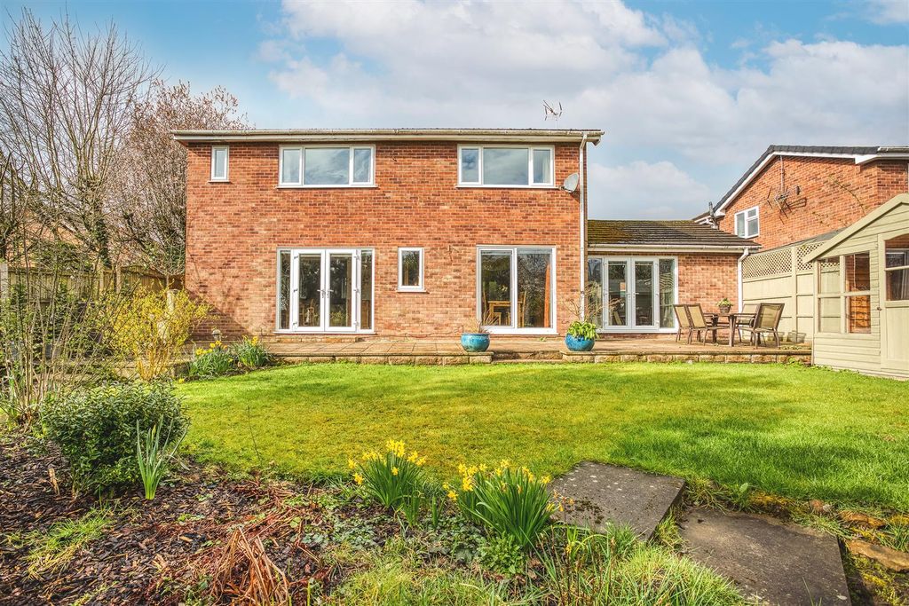 Property photo 2 of 33