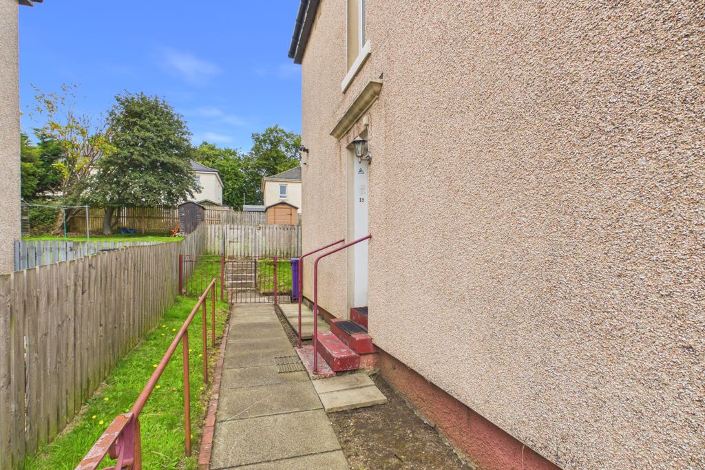 Property photo 2 of 27 Cam05526G0-Pr0184-Still018