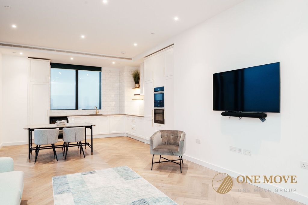 Property photo 3 of 20 Living Room