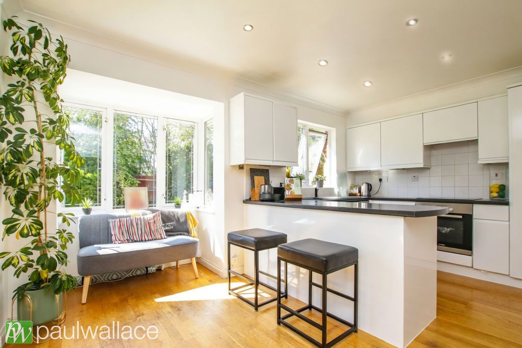 Property photo 3 of 22 Kitchen / Breakfast