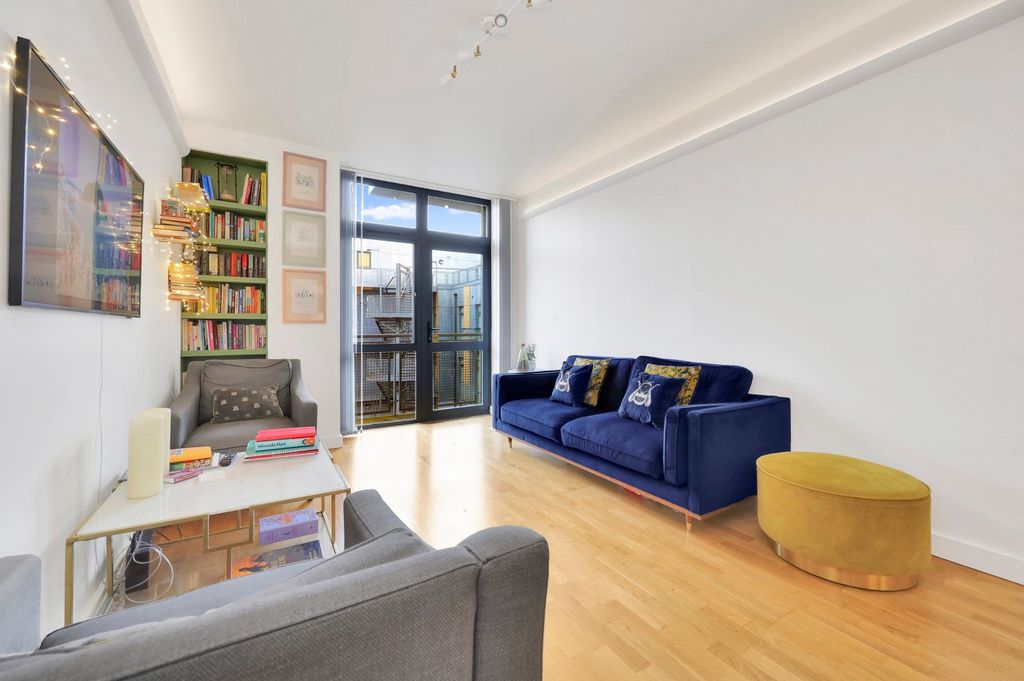 Property photo 1 of 11