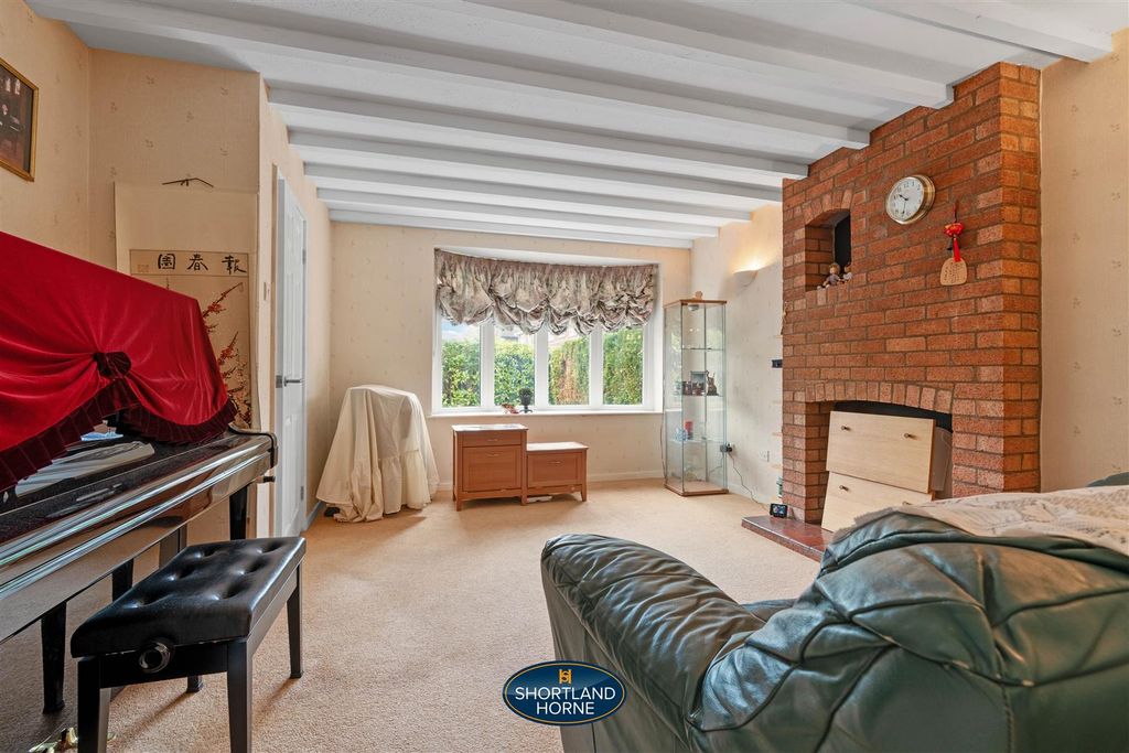 Property photo 3 of 25 Lounge