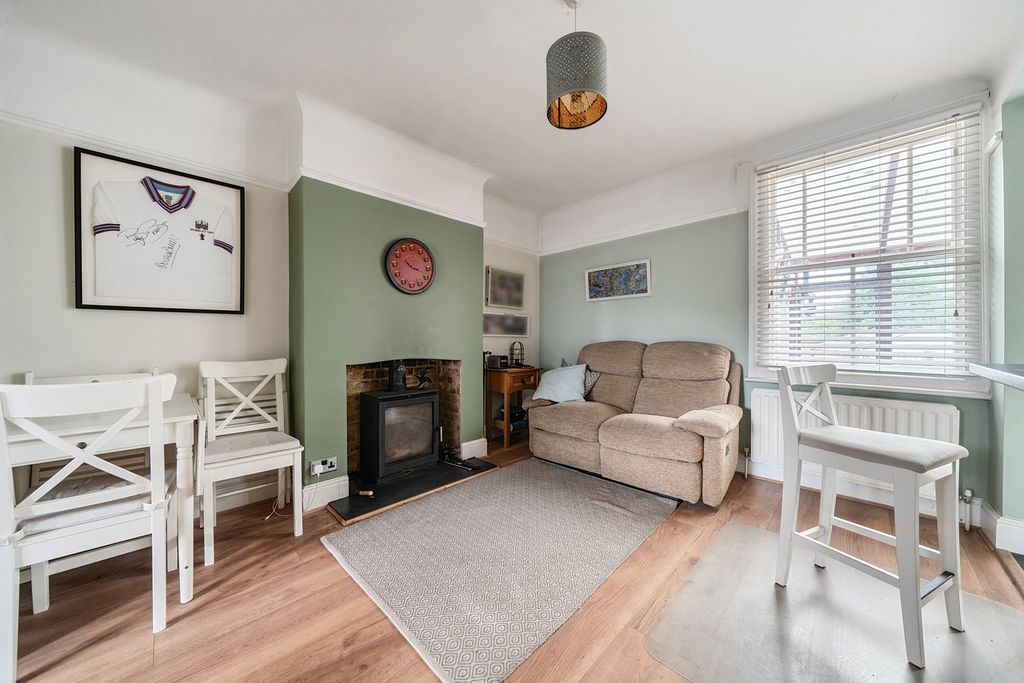 Property photo 3 of 18