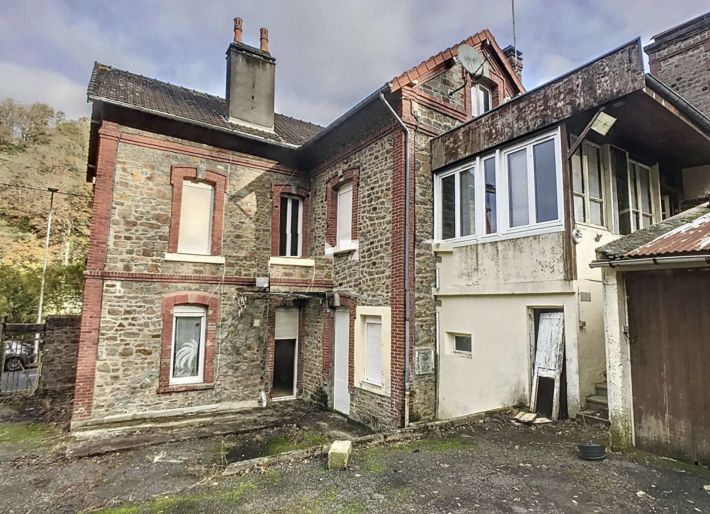 Property photo 2 of 16