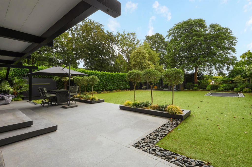 Property photo 2 of 21 Image