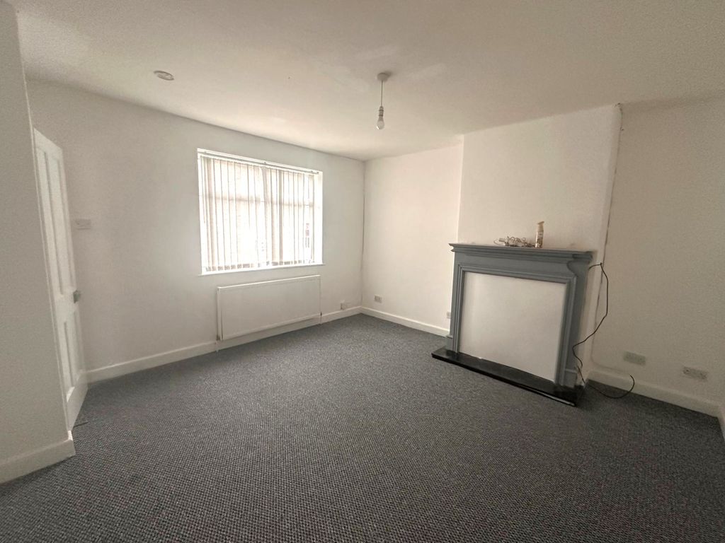 Property photo 2 of 8 Photo 1