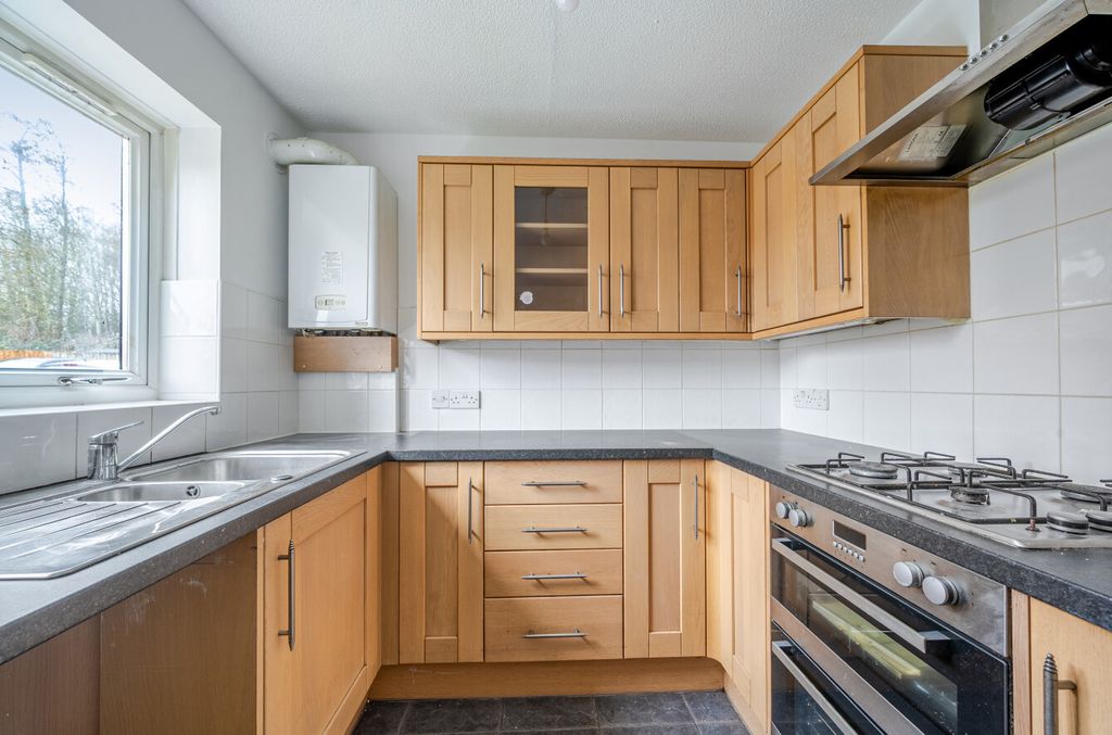 Property photo 2 of 12 Tiverton Seddons