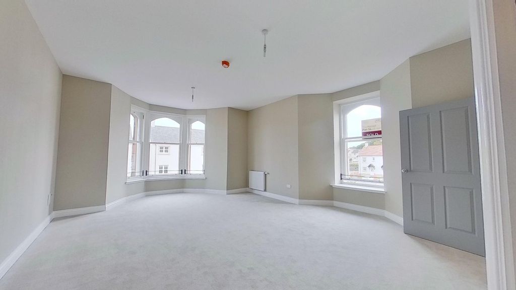 Property photo 2 of 13 Picture 2