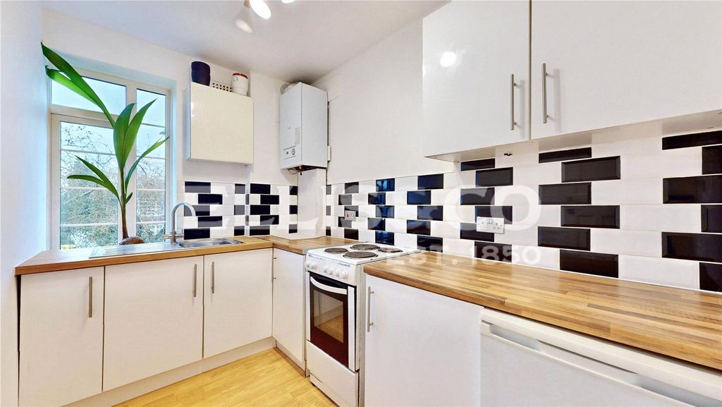 Property photo 2 of 12 Picture No. 14