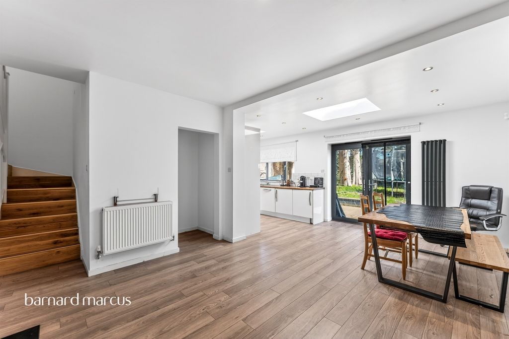 Property photo 3 of 15