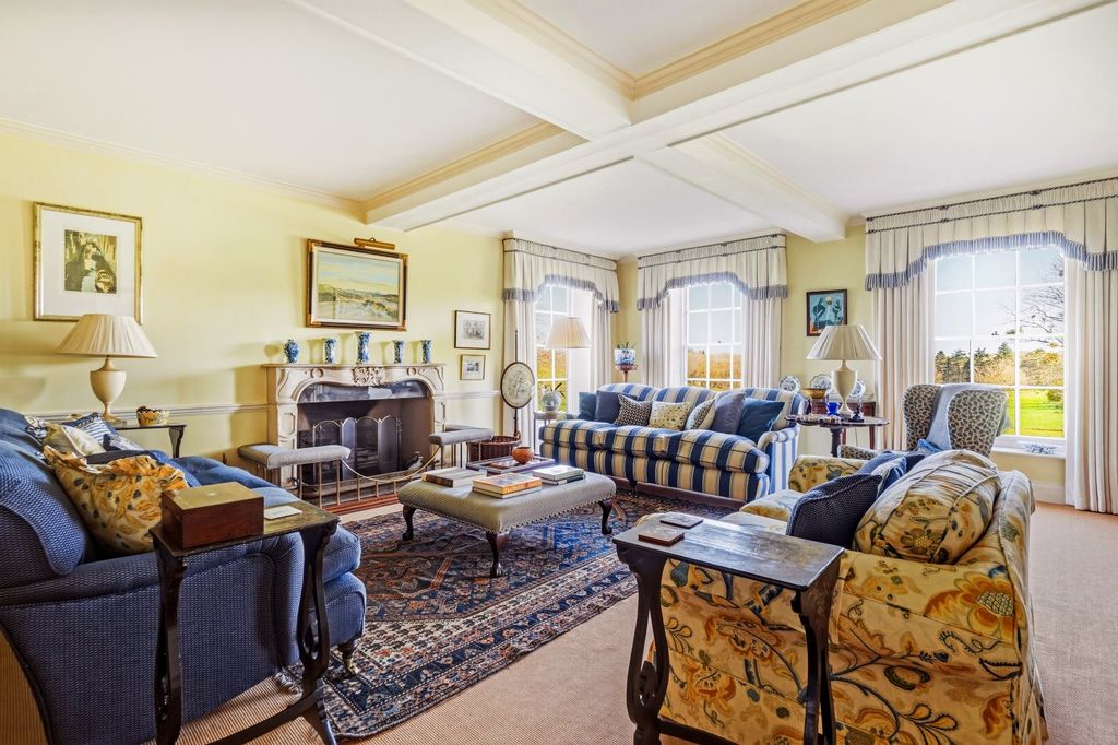 Property photo 2 of 40 Lounge