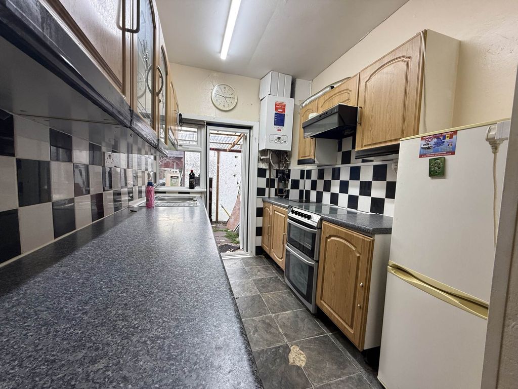 Property photo 3 of 8