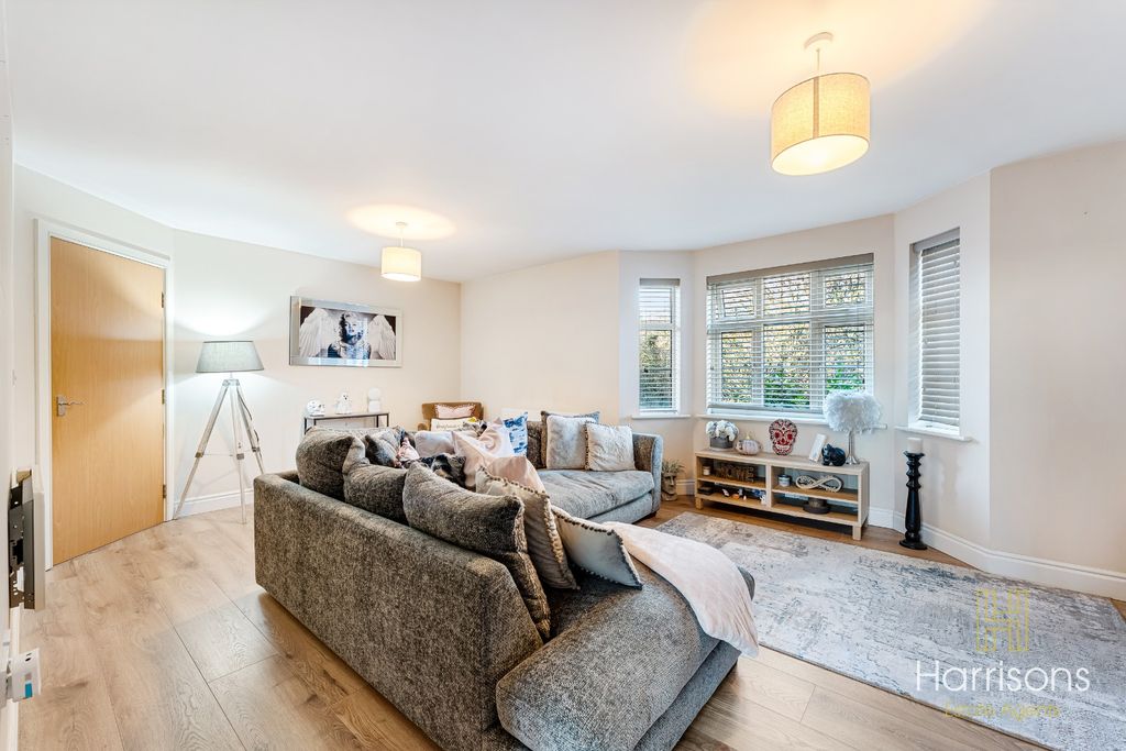 Property photo 3 of 23 4518062