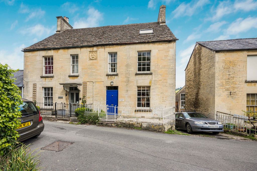 Property photo 1 of 31