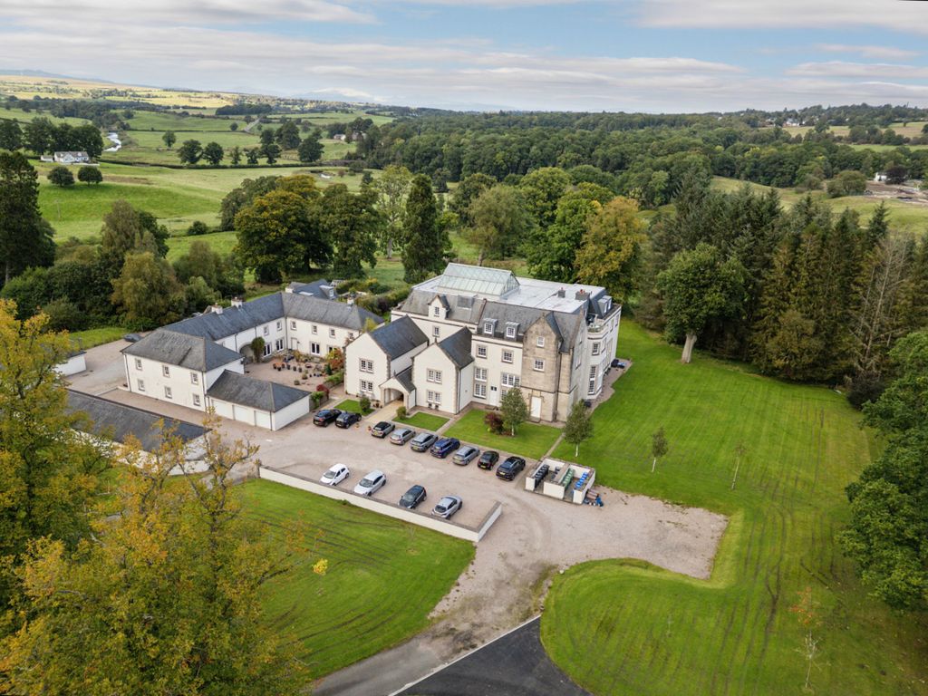 Property photo 2 of 37