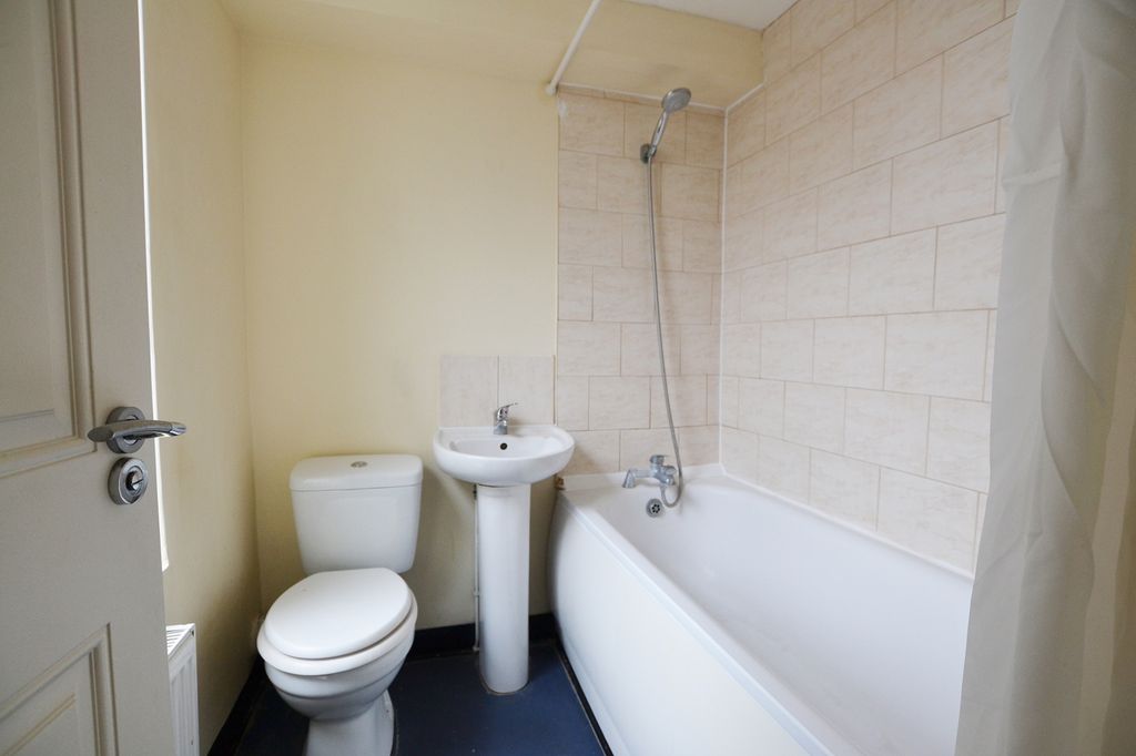 Property photo 3 of 6 Bathroom