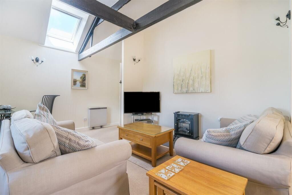 Property photo 3 of 23 4864982