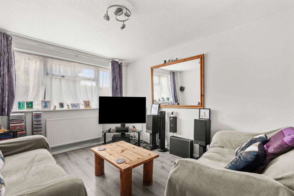 Property photo 3 of 14 Sitting Room