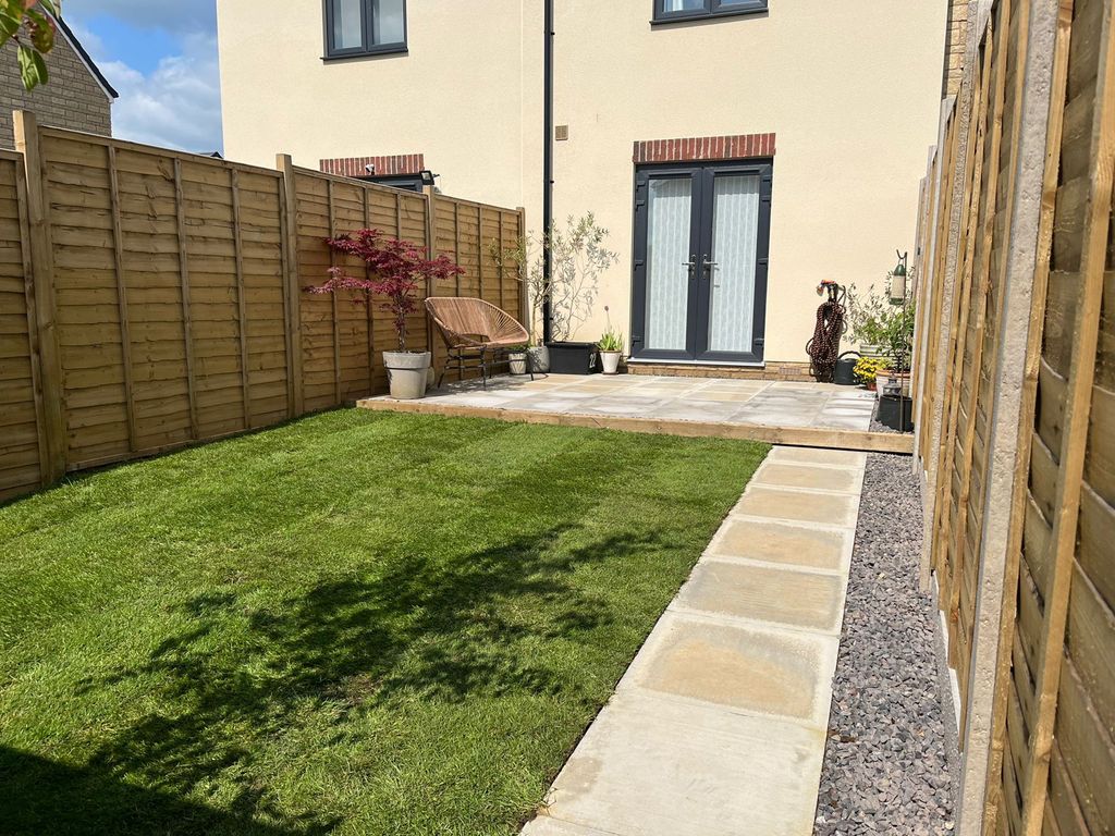 Property photo 1 of 23 Sunny Back Garden