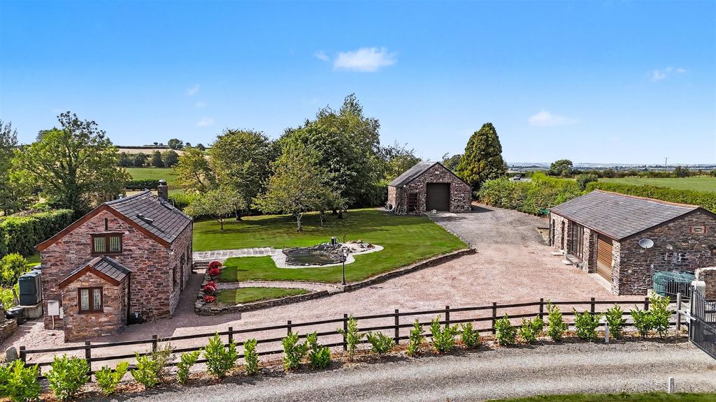 Property photo 1 of 23 Higher Beeches