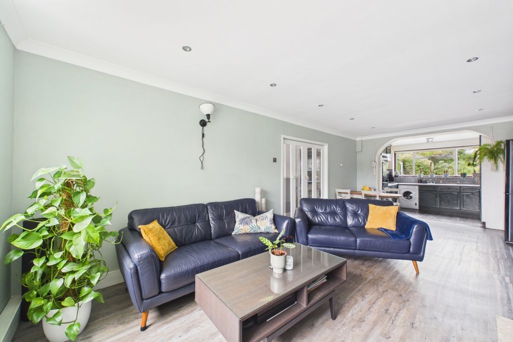 Property photo 3 of 15 Open Plan