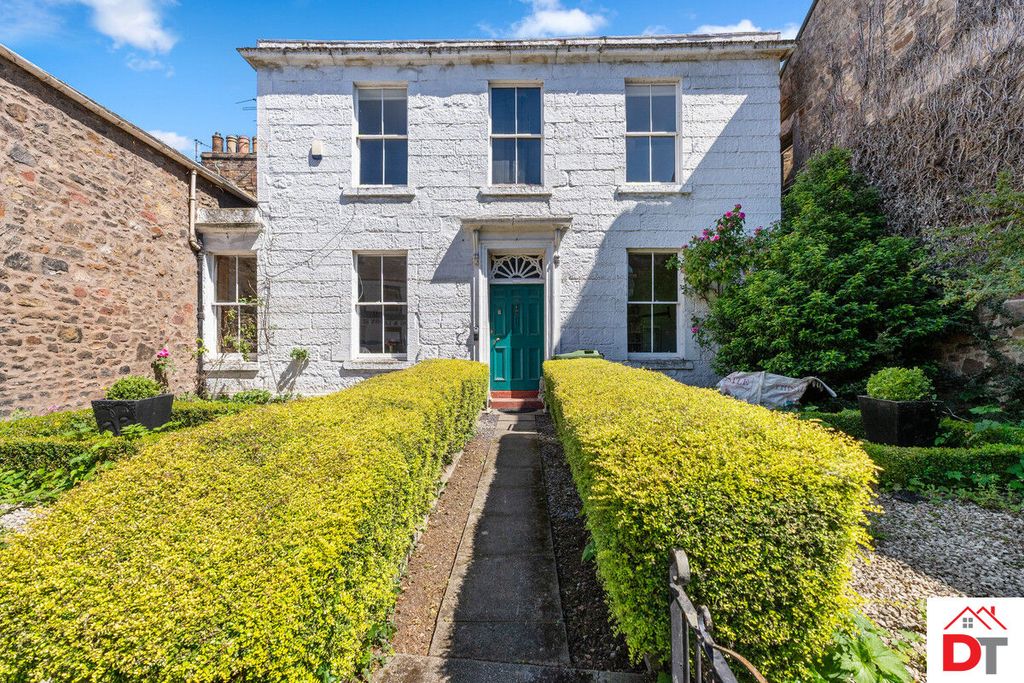 Property photo 2 of 38