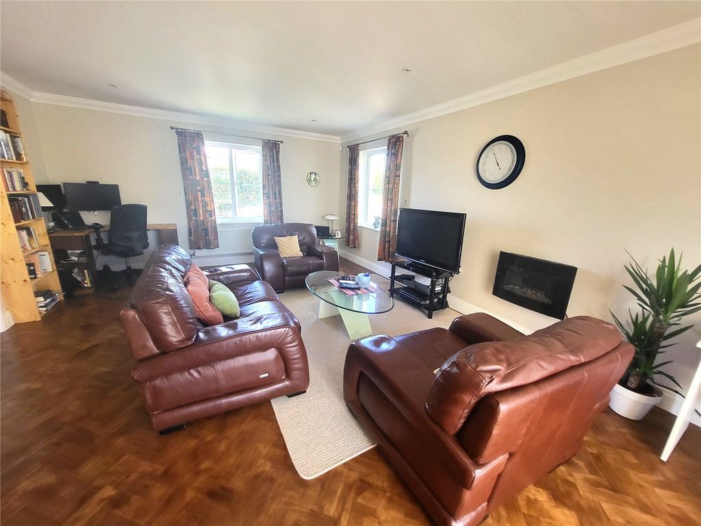 Property photo 2 of 20 Picture No. 09