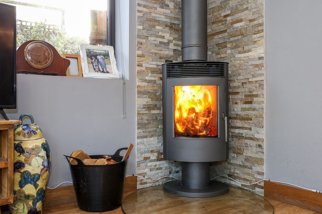 Property photo 2 of 29