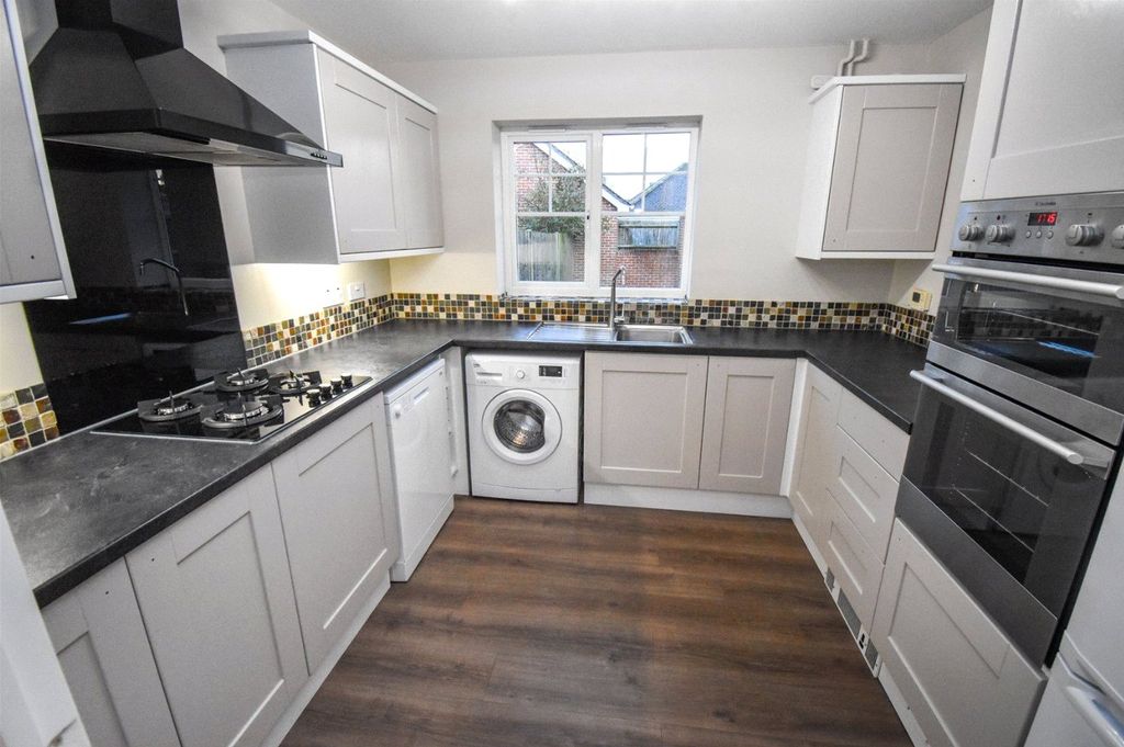 Property photo 2 of 13 Kitchen