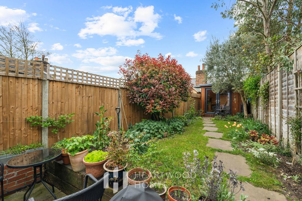 Property photo 1 of 18