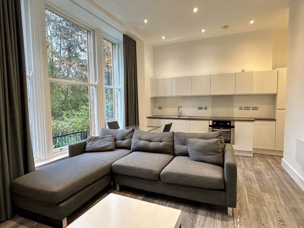 Property photo 2 of 8 Picture No. 12