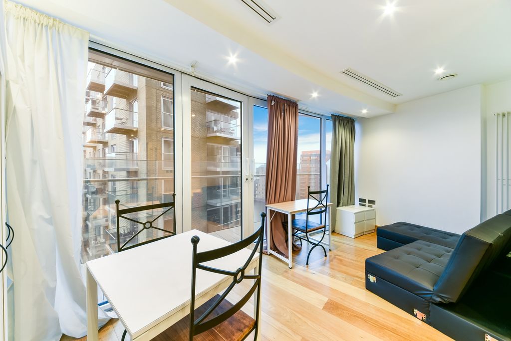 Property photo 1 of 11 Arena Tower, 902 (5)