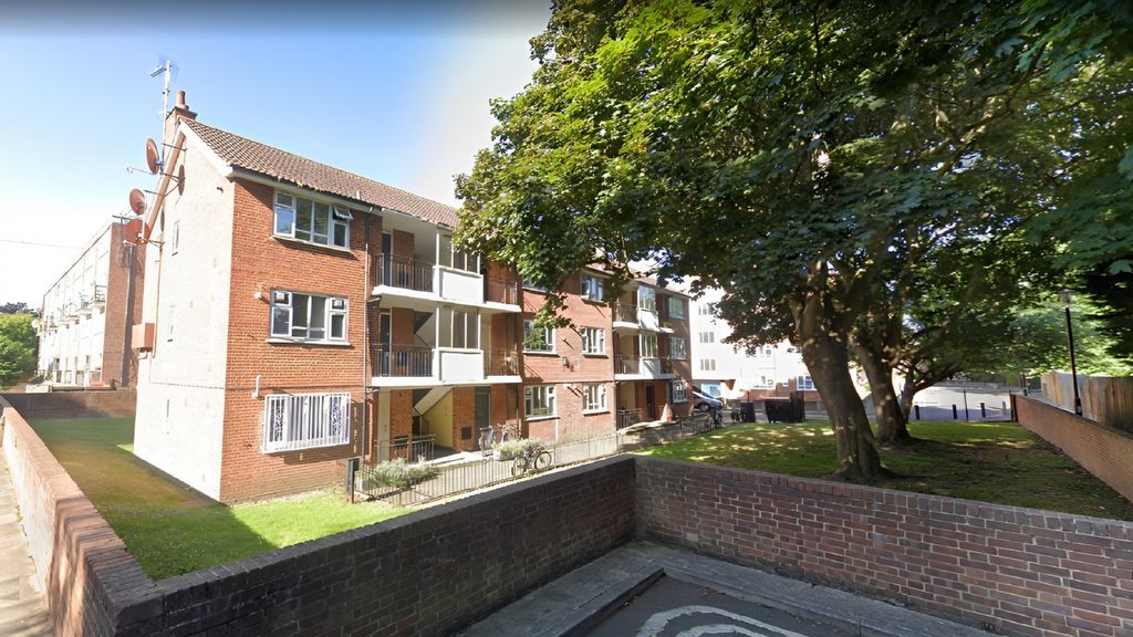 Property photo 1 of 1 Modern 1 Bedroom Apartment