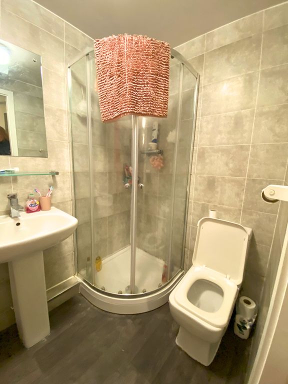 Property photo 3 of 8 11 Rialto Building City Centre Bathroom