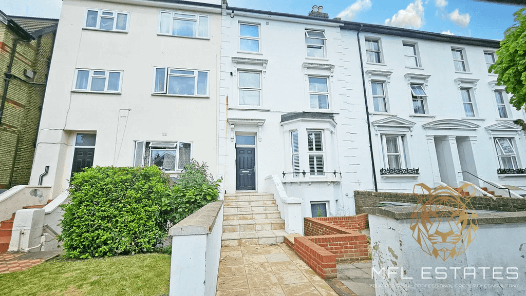 Property photo 2 of 12 Gallery