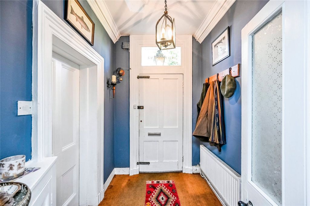 Property photo 2 of 41 Picture No. 11