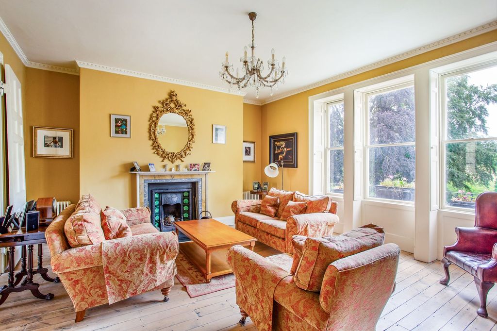 Property photo 2 of 21