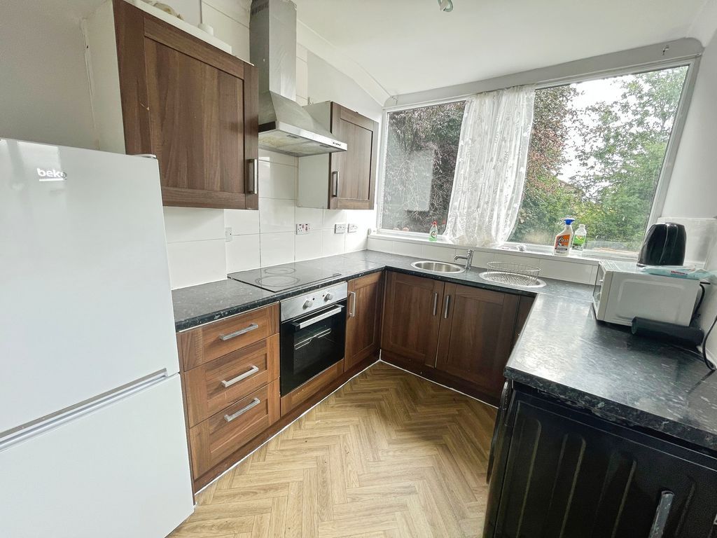 Property photo 2 of 20 Kitchen