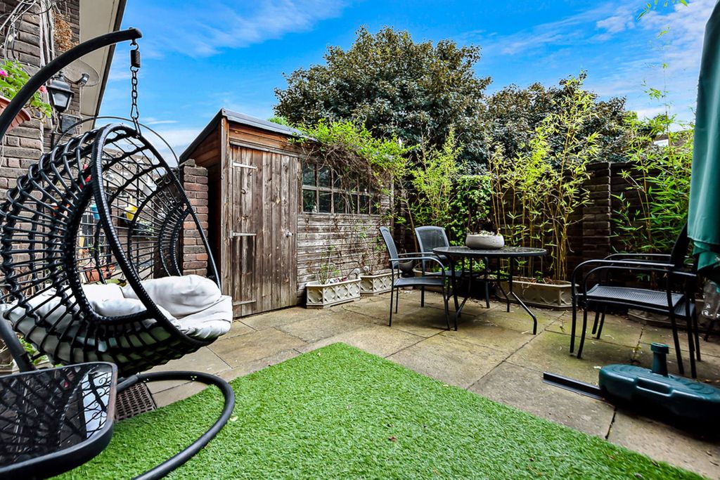 Property photo 2 of 10